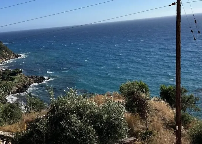 Petra Mare * Ano Pavliana