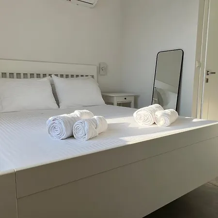 Petra Mare * Ano Pavliana