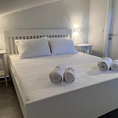 Petra Mare Villa *
